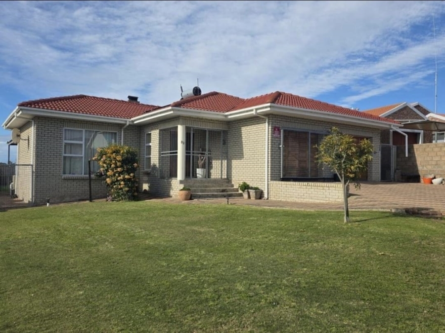 3 Bedroom Property for Sale in Stilbaai Western Cape